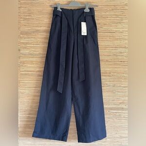 UNIQLO Cotton Linen Blended Wide-Leg Pants in Navy Blue.